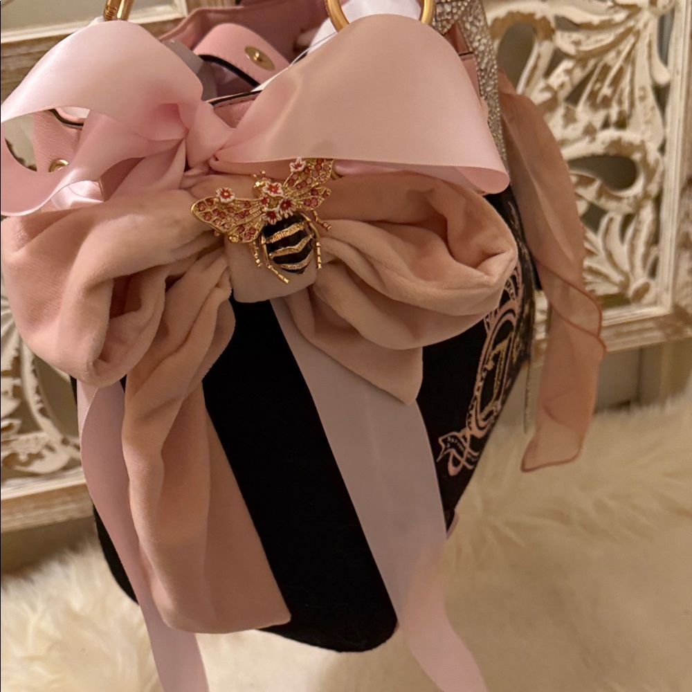 Juicy Couture Pink and Black Daydreamer Bag with sparkly rhinestones & Bows🩷 - Picture 8 of 17